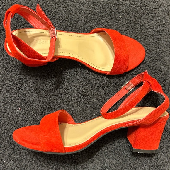 Red suede shoes - Picture 6 of 8